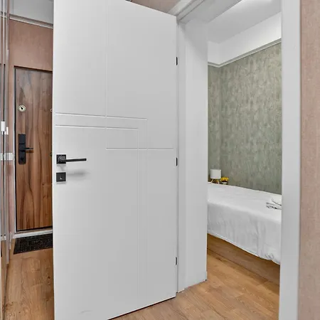 Apartment 3br Calea Victoriei & Balcony Swing & 2 Baths *