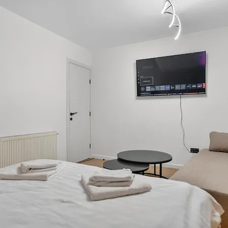 Apartment 3br Calea Victoriei & Balcony Swing & 2 Baths *