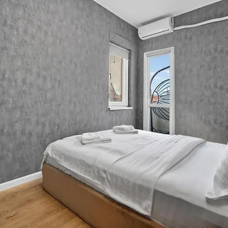 3br Calea Victoriei & Balcony Swing & 2 Baths * Bucharest