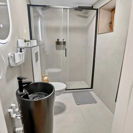 3br Calea Victoriei & Balcony Swing & 2 Baths * Bucharest